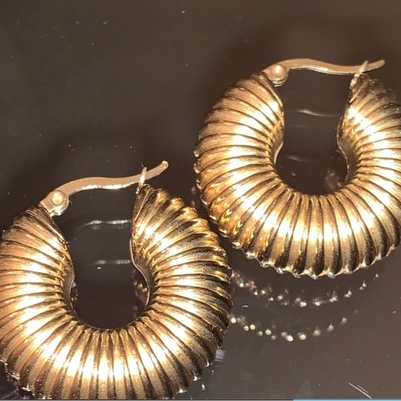 Robyn Tube Gold Donut Hoop Earrings - Picture 7 of 14